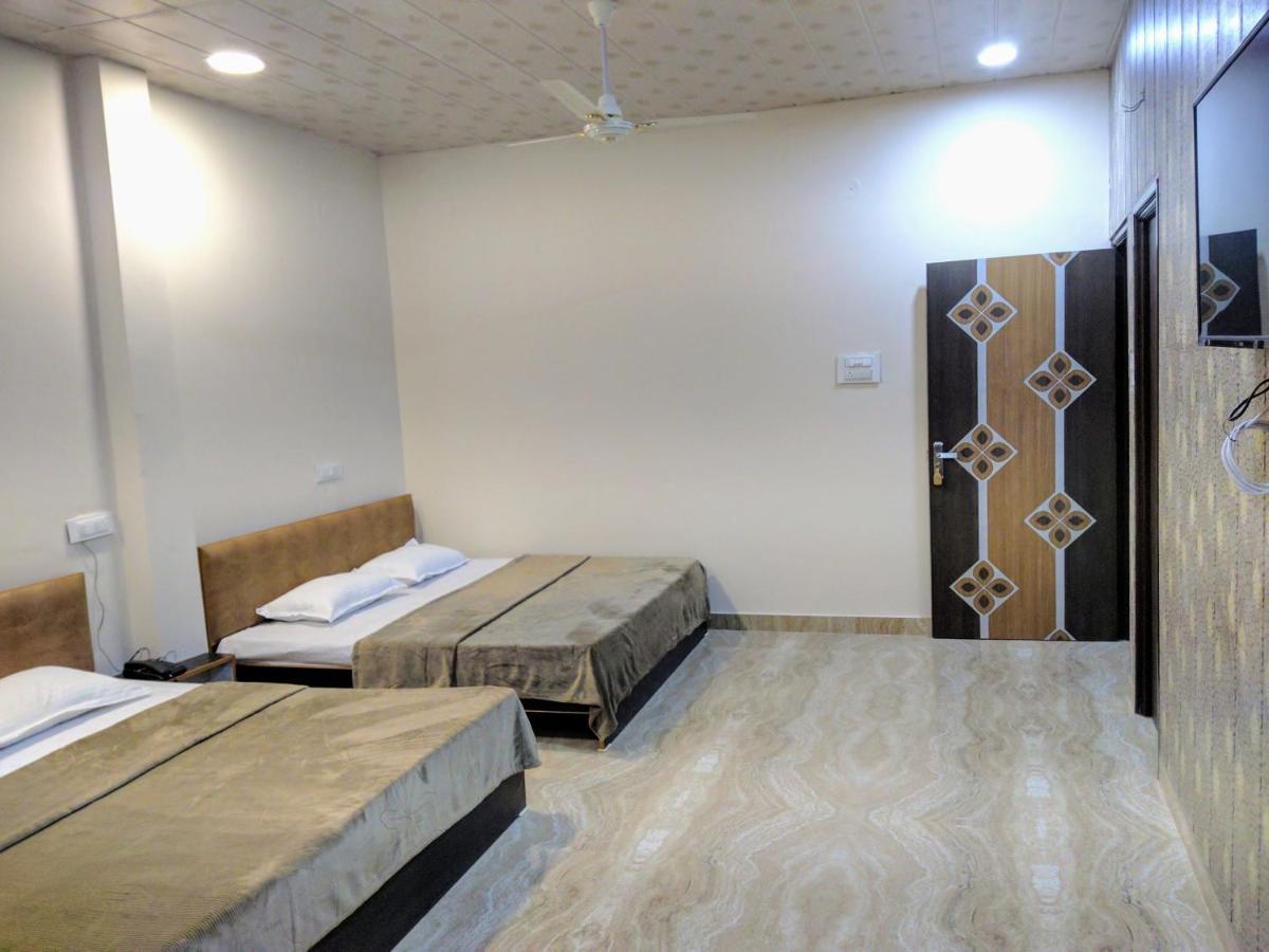 Mye Homestay 1 Near Golden Temple アムリトサル エクステリア 写真